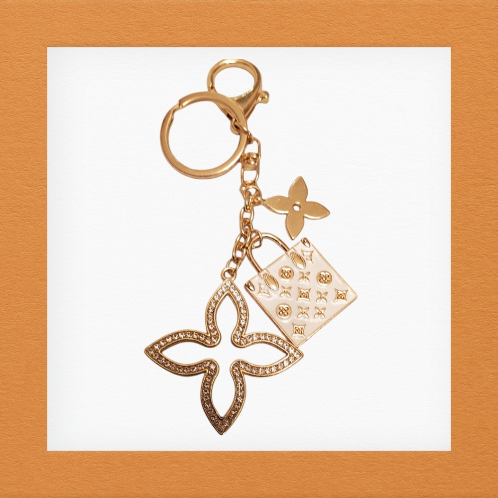 ♣️CLOVER MONOGRAM FLEUR & QUATREFOIL w/ BAG CHARM  - PURSE KEY CHAIN/BAG CHARM